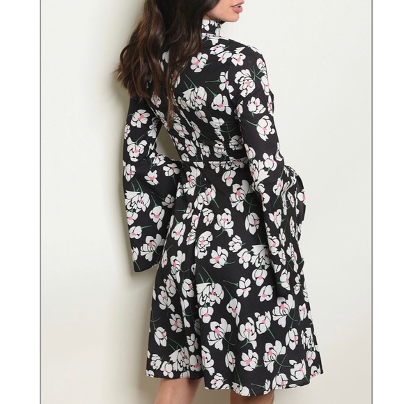 BLACK FLORAL CHOKER NECK LONGSLEEVE DRESS Sizes Small & Large - Picture 4 of 5